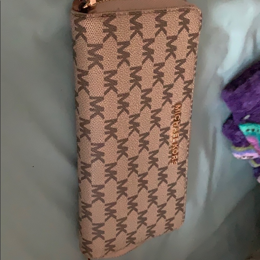 Micheal kors wallet